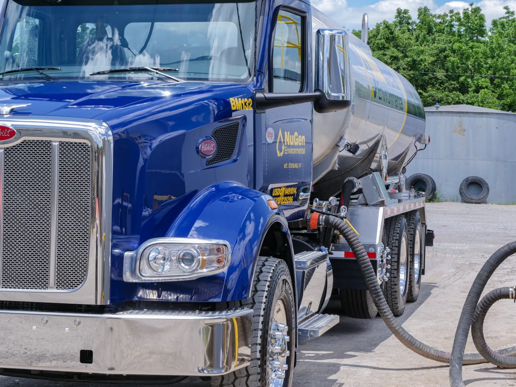 Nugen Environmenal Truck Unloading Oil